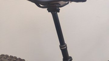 Used Pivot Switchblade Shimano Deore XT 2023 Mountainbike, Light Gray — image 5 of 6