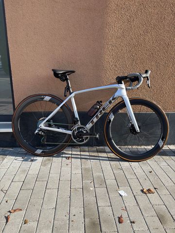 Używany Trek Emonda SRAM Red eTap AXS 2023 Road & Gravel — zdjęcie 1 z 4