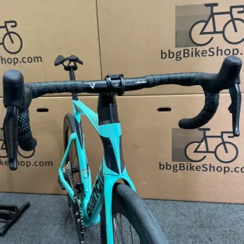 Used Bianchi Oltre Shimano Ultegra Di2 2024 Road & Gravel, Blue — image 4 of 6