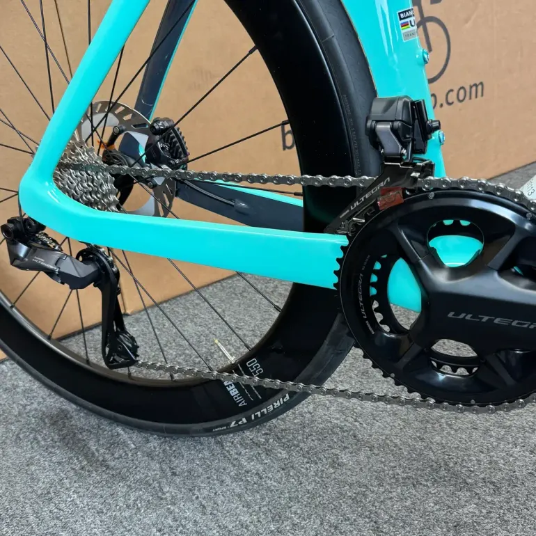 Used Bianchi Oltre Shimano Ultegra Di2 2024 Road & Gravel, Blue — image 5 of 6