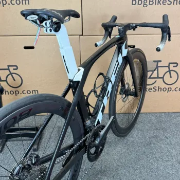 Used Trek Trek Madone SLR 6 Disc Di2 Ultegra 12- Speed 2020 2020 Road & Gravel, Black — image 5 of 5