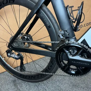 Used Trek Trek Madone SLR 6 Disc Di2 Ultegra 12- Speed 2020 2020 Road & Gravel, Black — image 3 of 5