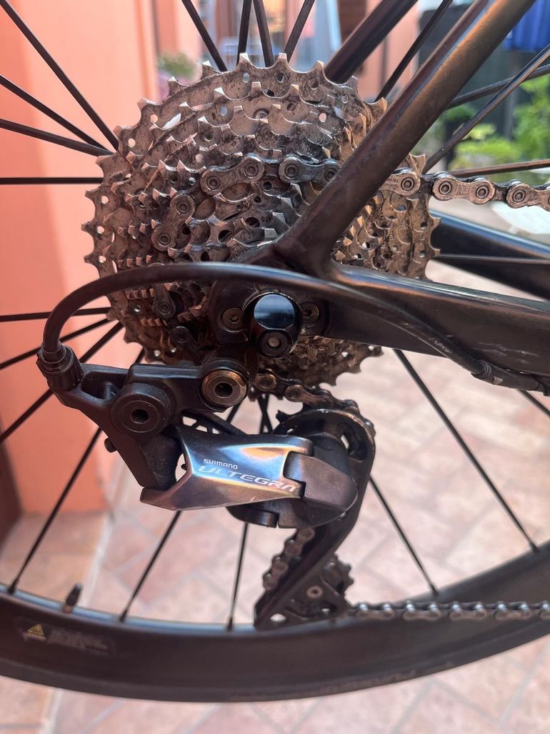 Used Canyon Endurace CF 8.0 2019 2019 Road & Gravel, Black — image 4 of 12