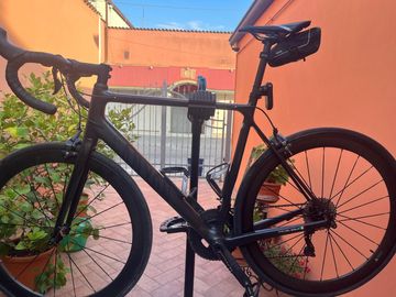 Used Canyon Endurace CF 8.0 2019 2019 Road & Gravel, Black — image 1 of 13