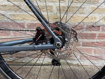 Used CUBE Attain SL 2022 Road & Gravel, Black — image 5 of 12