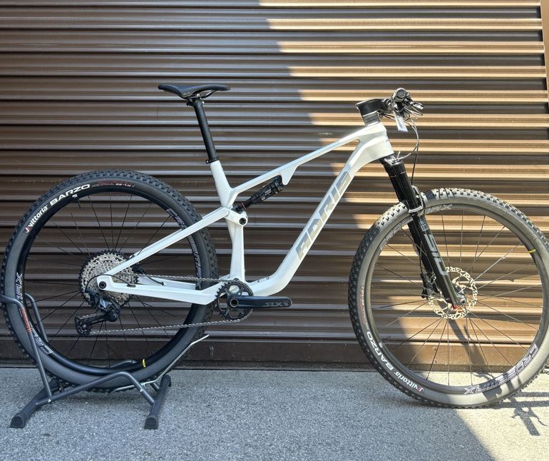 Used Adris Le Flexible SHIMANO SLX L 2024 2024 Mountainbike, White — image 1 of 4