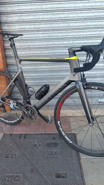 Brugt Canyon Aeroad CF SLX 2017 Road & Gravel