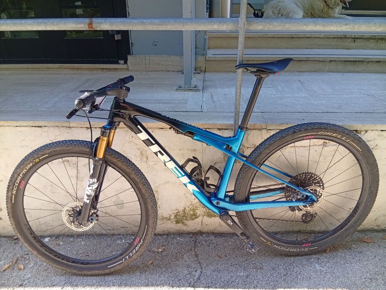 Used Trek Supercaliber 9.9 XX1 AXS 2022 2022 Mountainbike, Blue, 29 — image 2 of 6