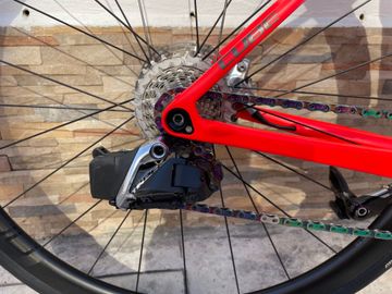 Used CUBE Attain SRAM Red eTap AXS 2020 Road & Gravel, Red — image 4 of 7