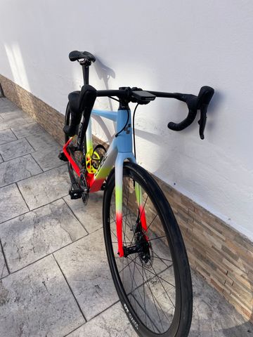 Used CUBE Attain SRAM Red eTap AXS 2020 Road & Gravel, Red — image 5 of 7