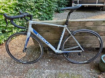 Used Giant Defy 1 2012 2012 Road & Gravel — image 1 of 7