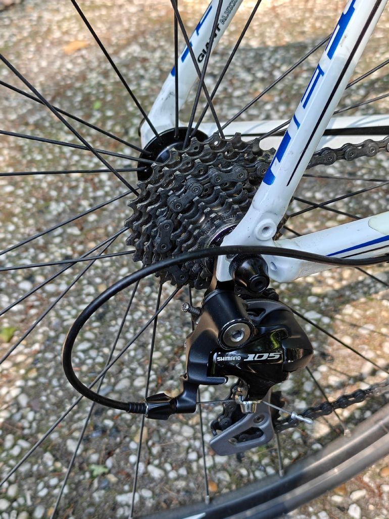 Used Giant Defy 1 2012 2012 Road & Gravel — image 2 of 7