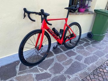 Giant Propel Advanced Pro 1 2023 2023 Road & Gravel usato, Rosso — immagine 2 di 5