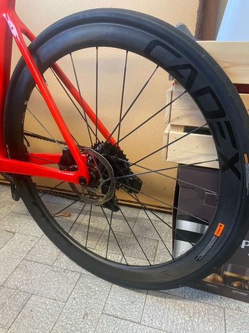 Giant Propel Advanced Pro 1 2023 2023 Road & Gravel usato, Rosso — immagine 4 di 5