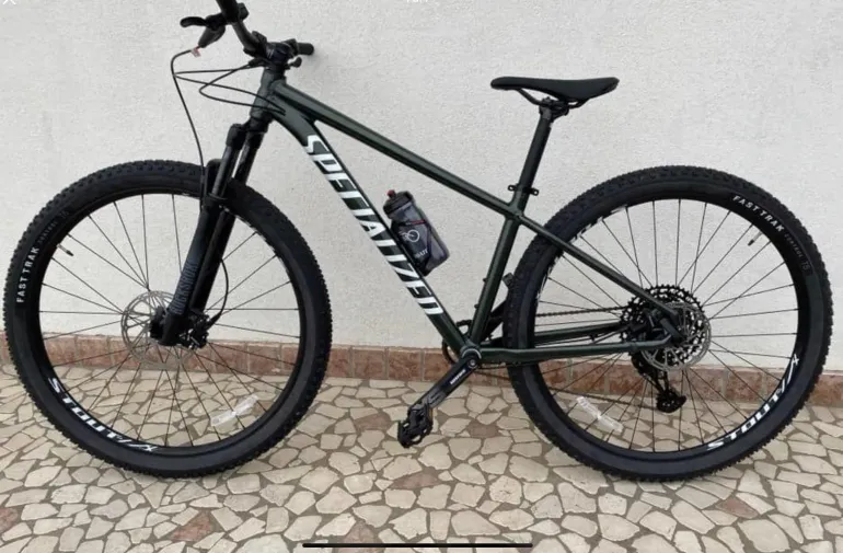 Specialized Rockhopper Expert 29 used in M buycycle