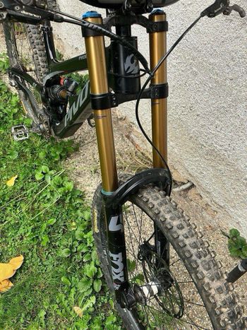 Used Pivot Phoenix 29 Pro Saint 2022 2022 Mountainbike, Black, 29 — image 6 of 16