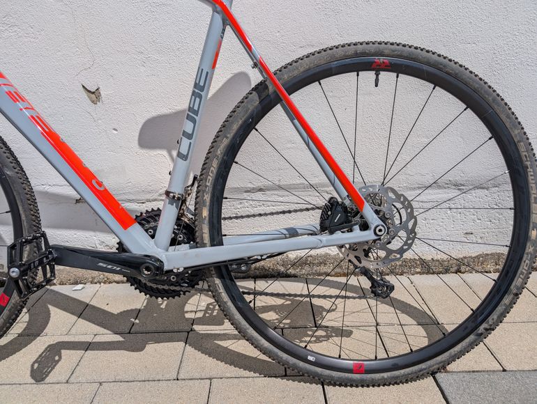 Used CUBE CROSS Race Pro 2017 2017 Road & Gravel, Light Gray — image 5 of 19