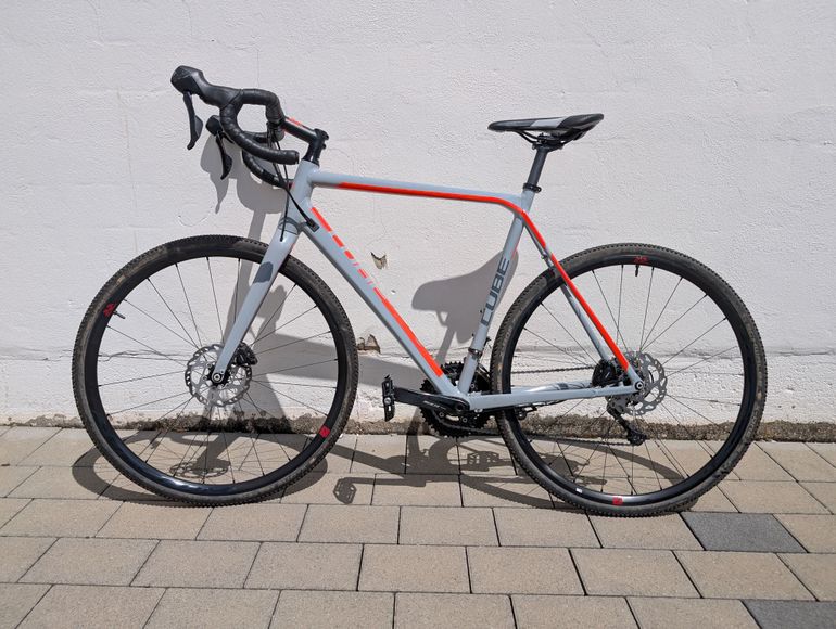Used CUBE CROSS Race Pro 2017 2017 Road & Gravel, Light Gray — image 2 of 19