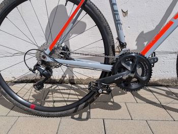 Used CUBE CROSS Race Pro 2017 2017 Road & Gravel, Light Gray — image 4 of 19
