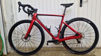Used Van rysel EDR CF SRAM Rival AXS 2024 Road & Gravel, Red — image 2 of 3