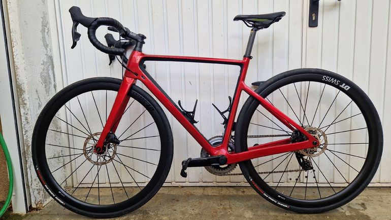 Used Van rysel EDR CF SRAM Rival AXS 2024 Road & Gravel, Red — image 2 of 3