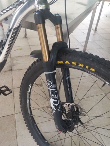 Brugt Trek Remedy Shimano Deore XT 2017 Mountainbike — billede 4 af 6