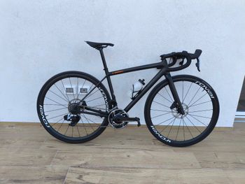 2024年 AETHOS COMP 105Di2 ROVAL ALPINIST Aethos Comp - Shimano 105 Di2