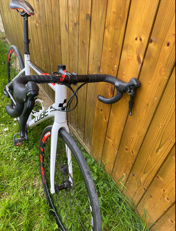Used CUBE ATTAIN Pro Disc 2019 2019 Road & Gravel, White — image 6 of 9