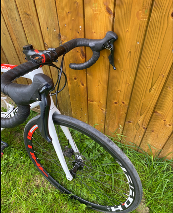 Used CUBE ATTAIN Pro Disc 2019 2019 Road & Gravel, White — image 5 of 9