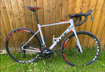 Used CUBE ATTAIN Pro Disc 2019 2019 Road & Gravel, White — image 1 of 9