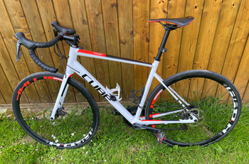 Used CUBE ATTAIN Pro Disc 2019 2019 Road & Gravel, White — image 7 of 9