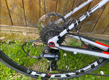 Used CUBE ATTAIN Pro Disc 2019 2019 Road & Gravel, White — image 3 of 9