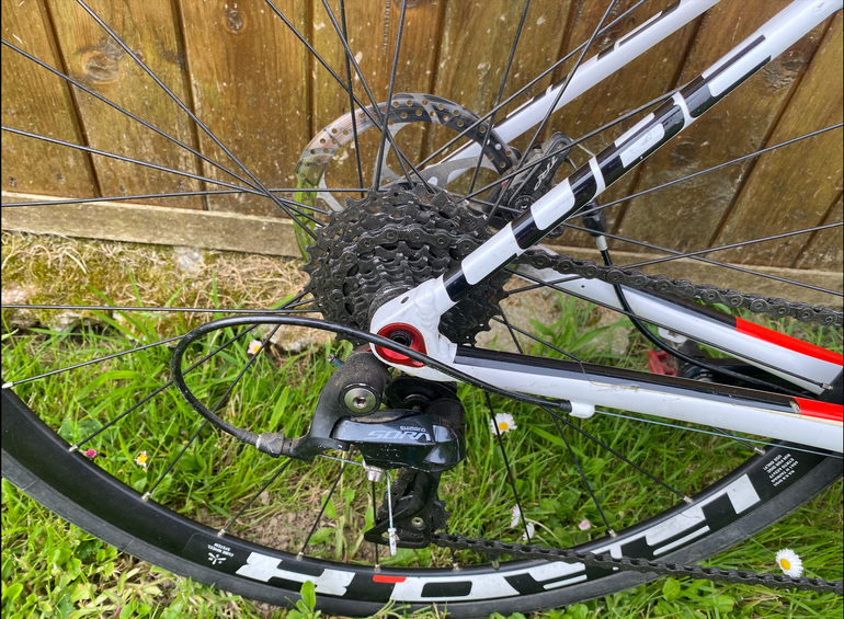 Used CUBE ATTAIN Pro Disc 2019 2019 Road & Gravel, White — image 3 of 9