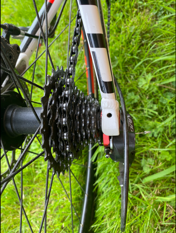 Used CUBE ATTAIN Pro Disc 2019 2019 Road & Gravel, White — image 8 of 9