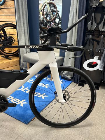 Used BMC 01 Four 2025 Road & Gravel, White — image 3 of 5