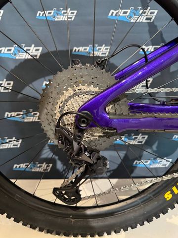 Used Giant Reign Shimano Deore XT 2021 Mountainbike, Purple — image 8 of 10