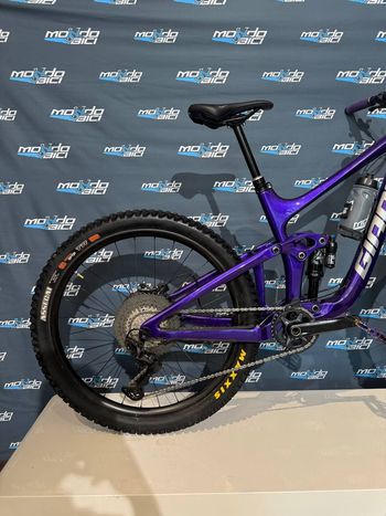 Used Giant Reign Shimano Deore XT 2021 Mountainbike, Purple — image 10 of 10