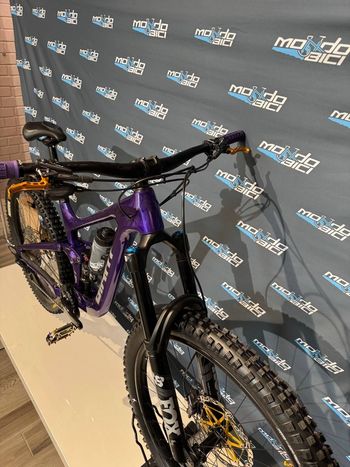 Used Giant Reign Shimano Deore XT 2021 Mountainbike, Purple — image 6 of 10
