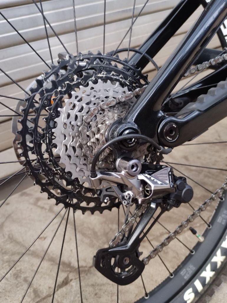 Canyon Torque 27.5 CF 9 2022 2022 Mountainbike usato, Nero — immagine 4 di 13