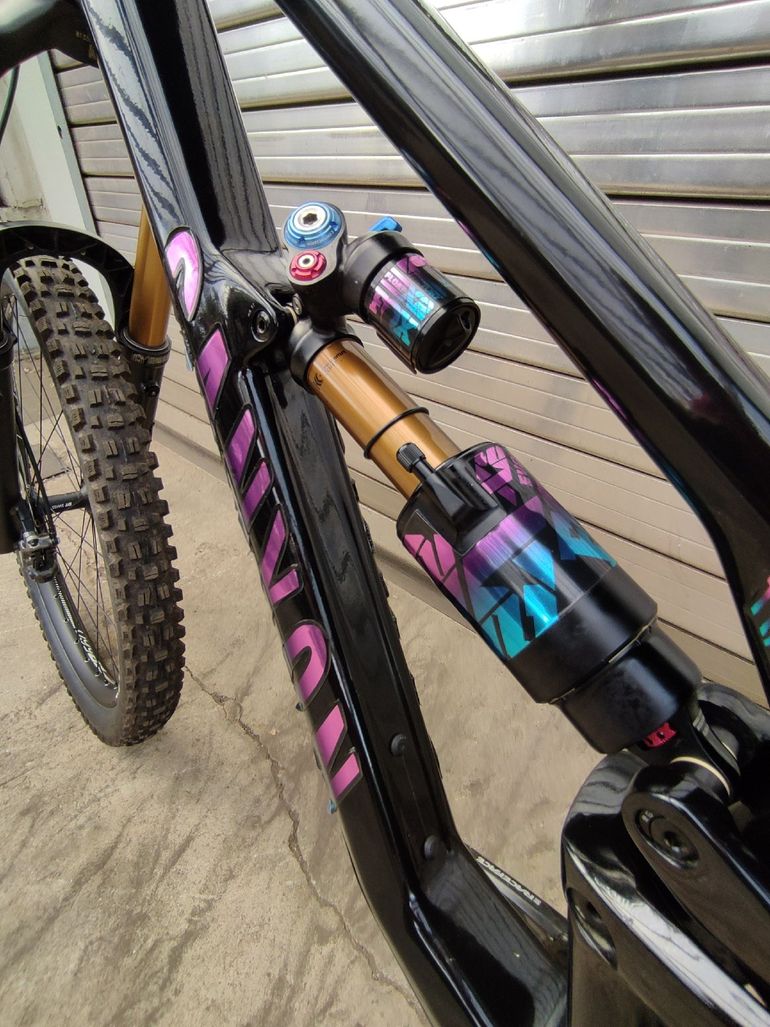 Canyon Torque 27.5 CF 9 2022 2022 Mountainbike usato, Nero — immagine 9 di 13