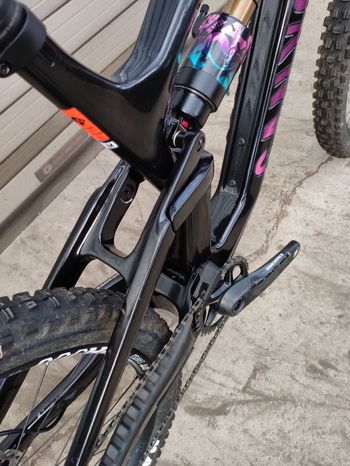 Canyon Torque 27.5 CF 9 2022 2022 Mountainbike usato, Nero — immagine 13 di 13