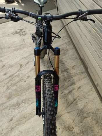 Canyon Torque 27.5 CF 9 2022 2022 Mountainbike usato, Nero — immagine 11 di 13