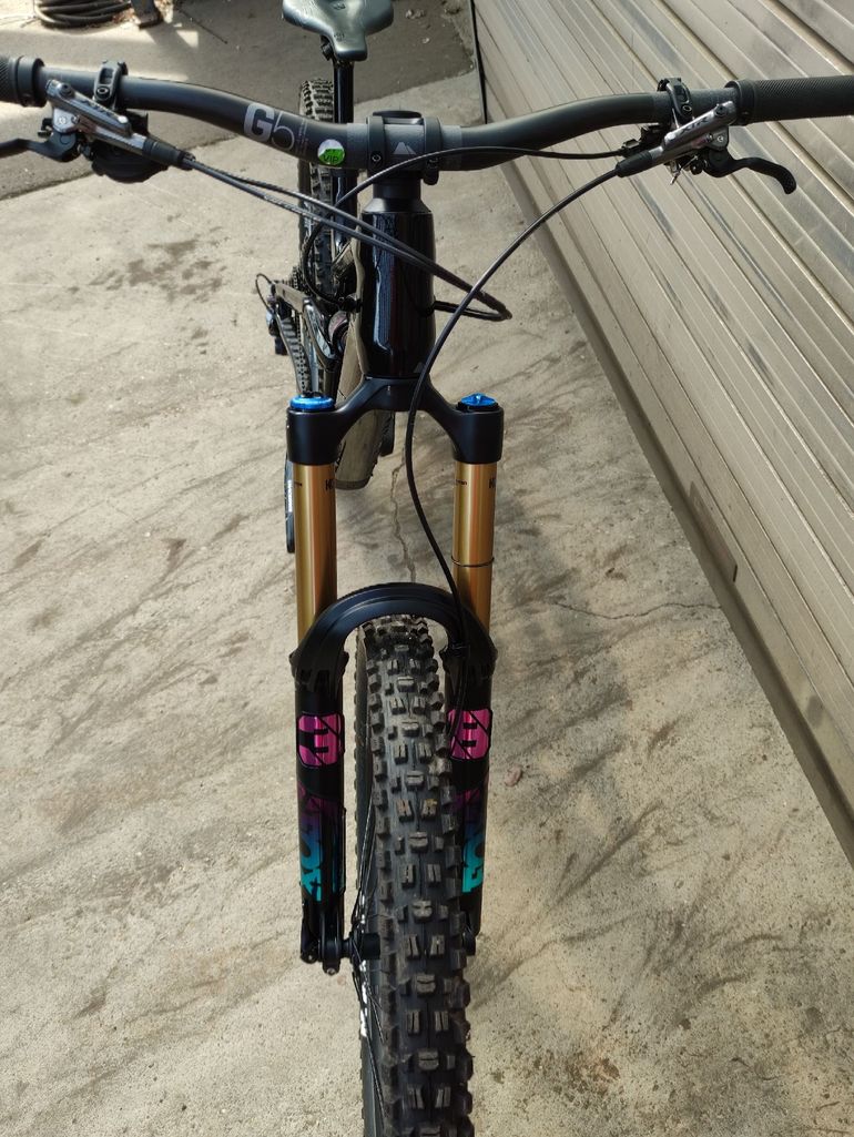 Canyon Torque 27.5 CF 9 2022 2022 Mountainbike usato, Nero — immagine 11 di 13