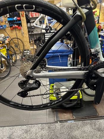 Used Pinarello Dogma F 2024 Racefiets & gravel