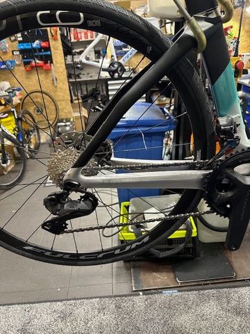 Brugt Pinarello Dogma F 2024 Road & Gravel