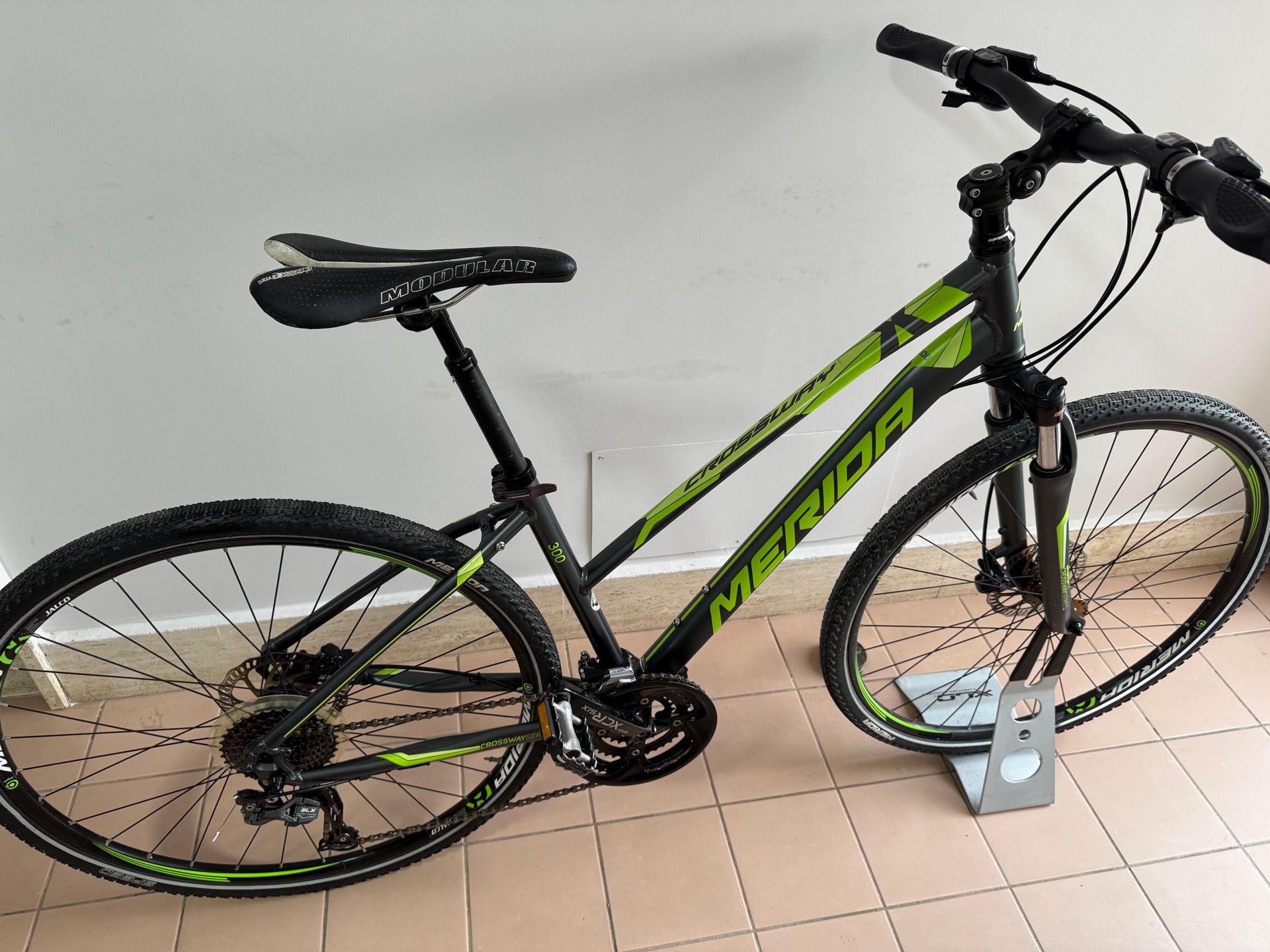 fahrradhelm mit uv schutz RHINO ERT Helm | Fortschrittlicher Aufprallschutz & UV-Schutz Ich kann Rad fahren: Kerne & Samen Farbe:Natur (gewachst) und weißes Seil
