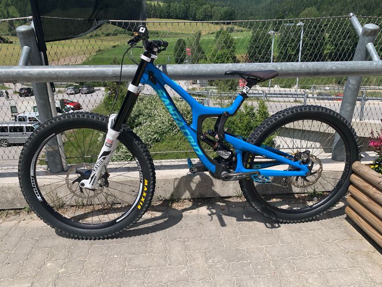 【SANTACRUZ V10 7 超美品！】 創業祭！ 玄武現金特価 30％OFF 玄武店頭在庫有 即納可能！ 23 Santa