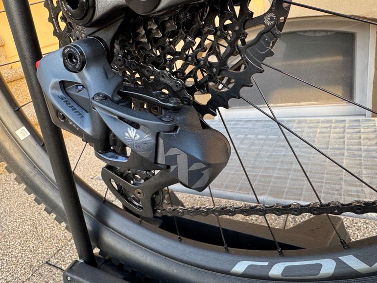 Used Specialized Turbo Levo Expert 2022 2022 Mountainbike — image 8 of 20