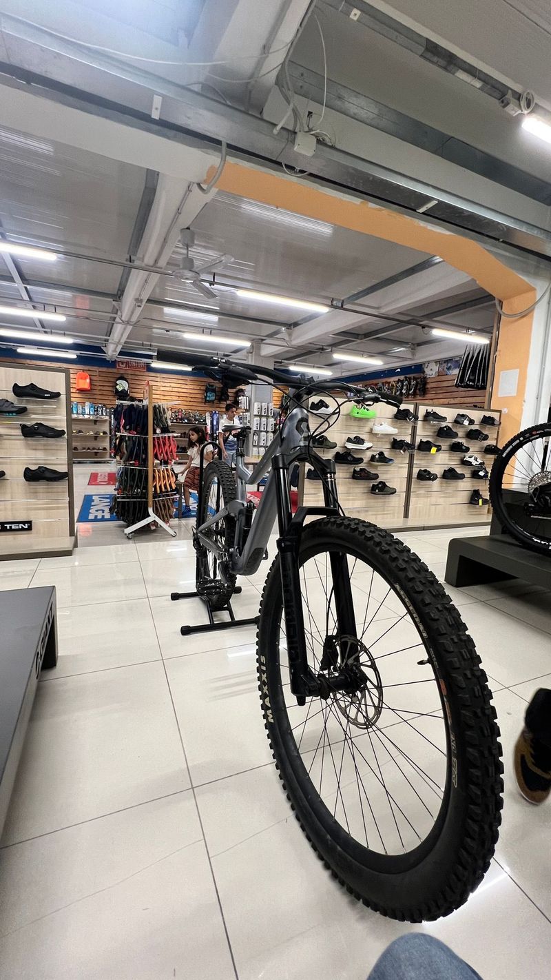 Used Scott Ransom 930 2023 2023 Mountainbike, Light Gray, 29 — image 2 of 7