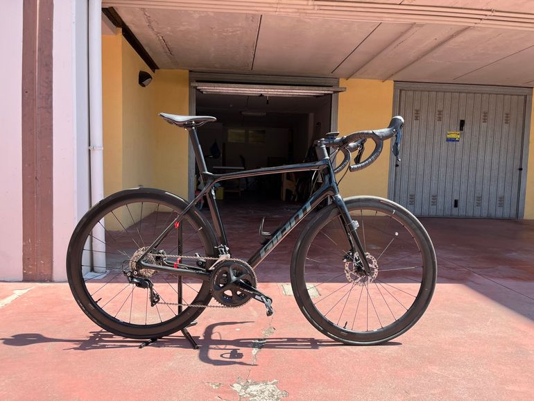 Used Giant TCR Advanced, Disc 2 PC 2021 2021 Road & Gravel, Black — image 1 of 12